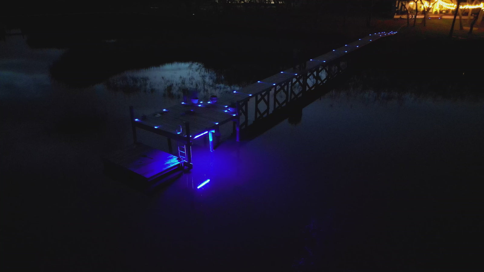 DM260B DockMaster Above Water Dock Light-Blue